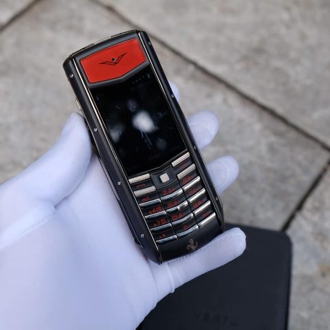 Vertu Ascent Ti Ferrari Limited phiên bản giới hạn